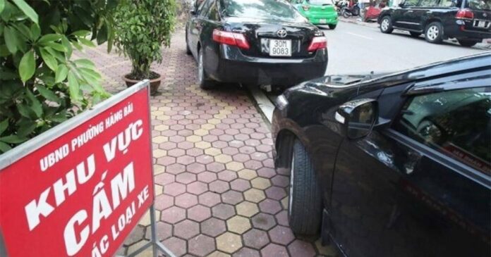 Lỗi dừng đỗ xe ô tô phạt bao nhiêu