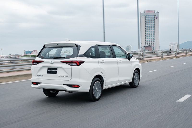 Đánh giá đuôi xe Toyota Avanza 2022