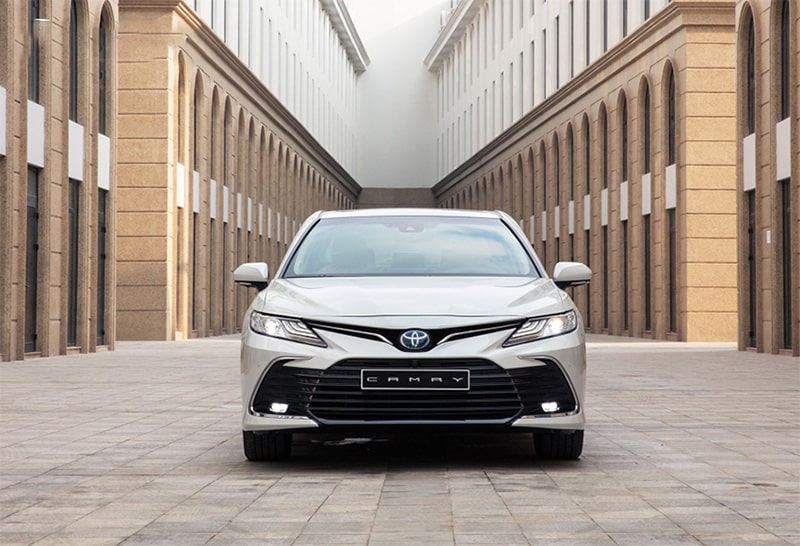 Đánh giá ngoại thất đầu xe Toyota Camry 2023