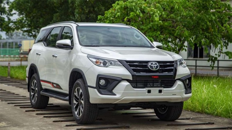 Đánh giá ngoại thất đầu xe Toyota Fortuner 2019