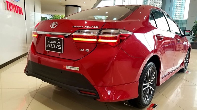 Đánh giá ngoại thất đuôi xe Toyota Corolla Altis 2020