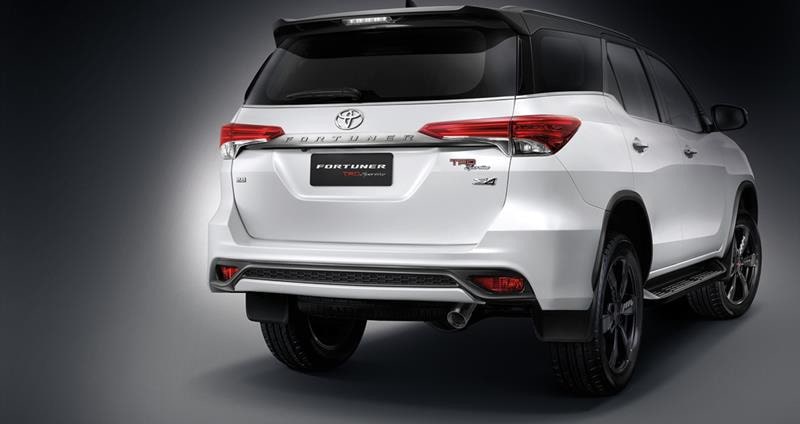 Đánh giá ngoại thất đuôi xe Toyota Fortuner 2019