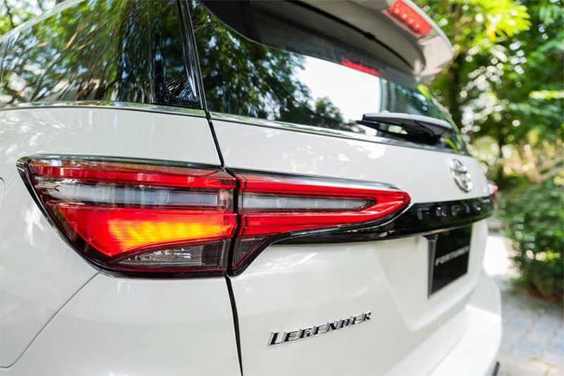 Đánh giá ngoại thất đuôi xe Toyota Fortuner 2022