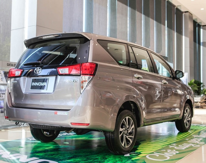 Đánh giá ngoại thất đuôi xe Toyota Innova 2022