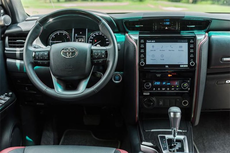 Đánh giá nội thất xe Toyota Fortuner 2022