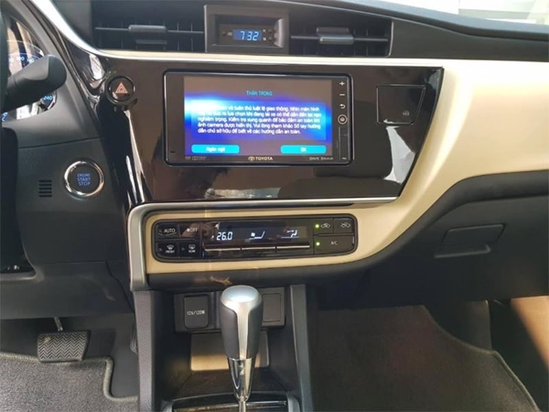 Tiện nghi xe Toyota Corolla Altis 2019