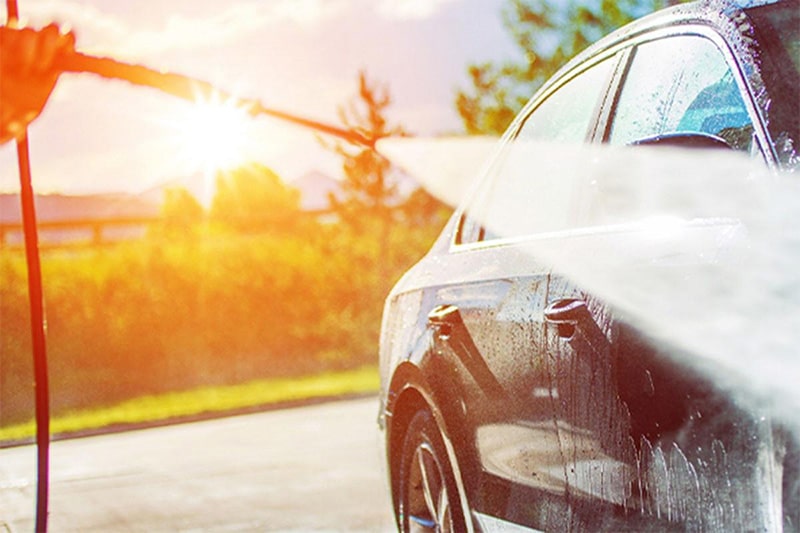 Vì sao cần rửa xe ô tô? Có nên rửa xe ô tô thường xuyên?