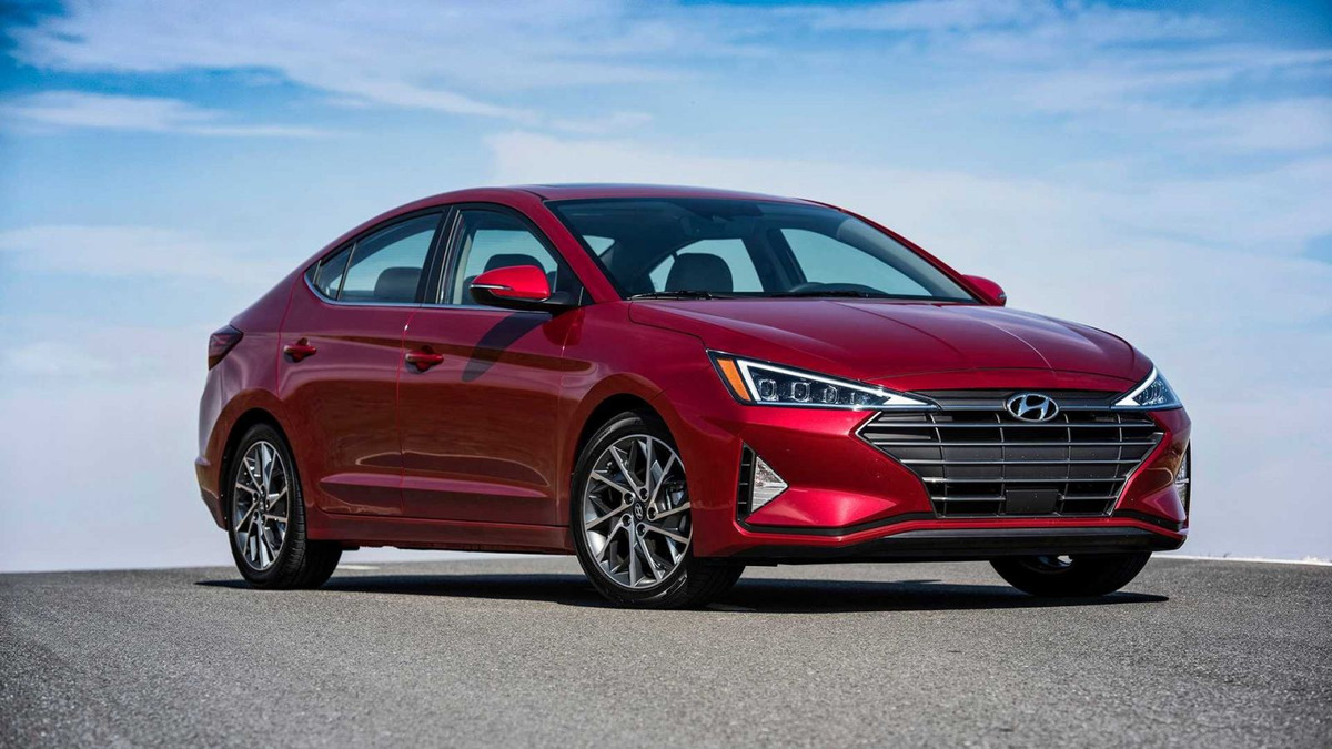 Đánh giá Hyundai Elantra 2020