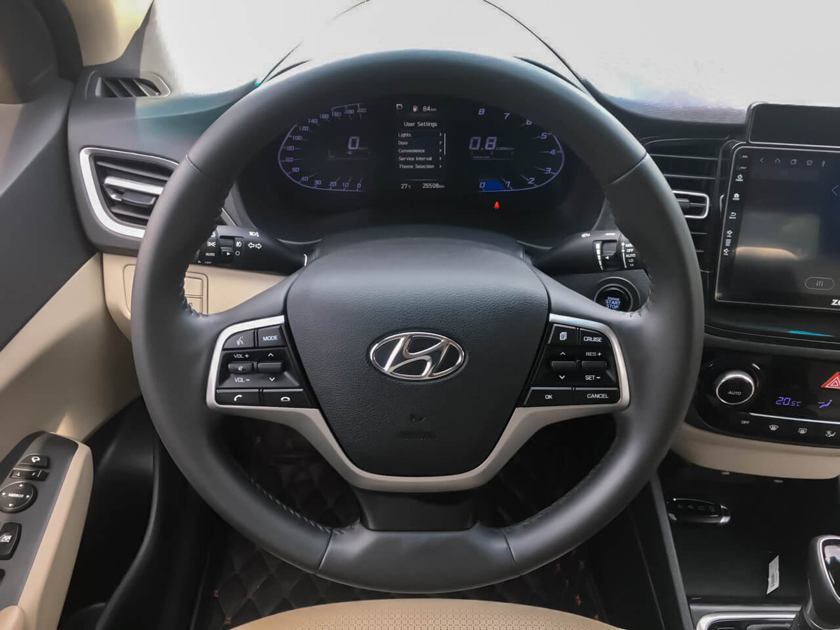 Nội thất của Hyundai Accent 2021 được thiết kế với tông màu đen chủ đạo
