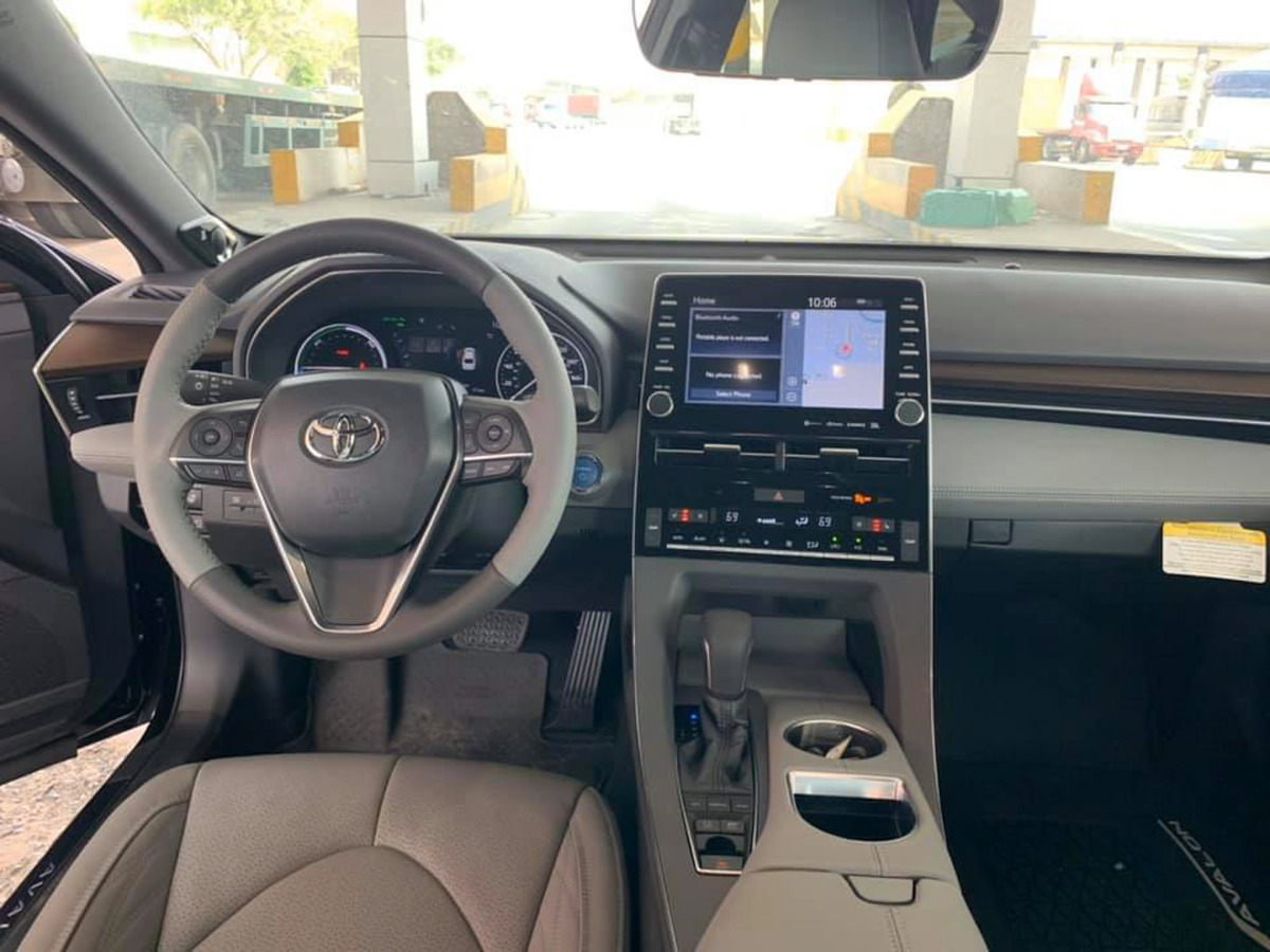 Toyota Avalon 2020 được trang bị chức năng Apple CarPlay và Amazon Alexa