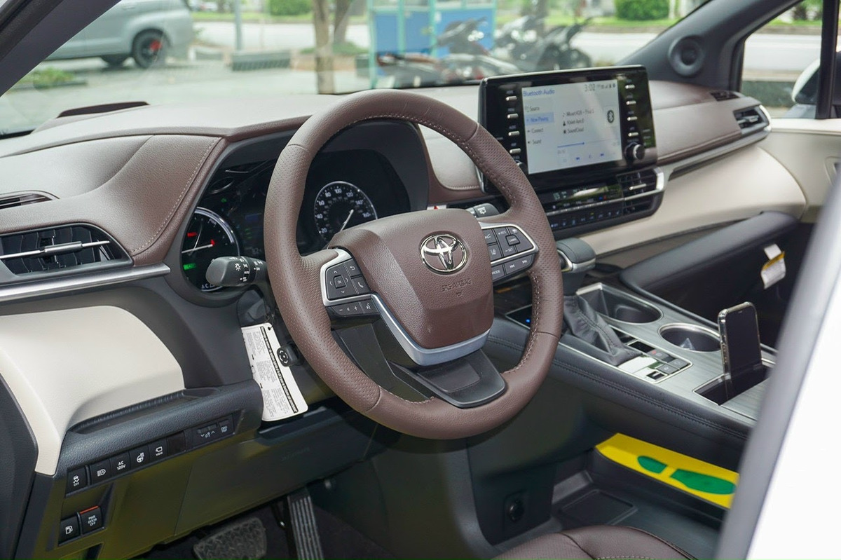 Toyota Sienna 2023 có khoang hành lý rộng rãi, đáp ứng tốt nhu cầu của gia đình