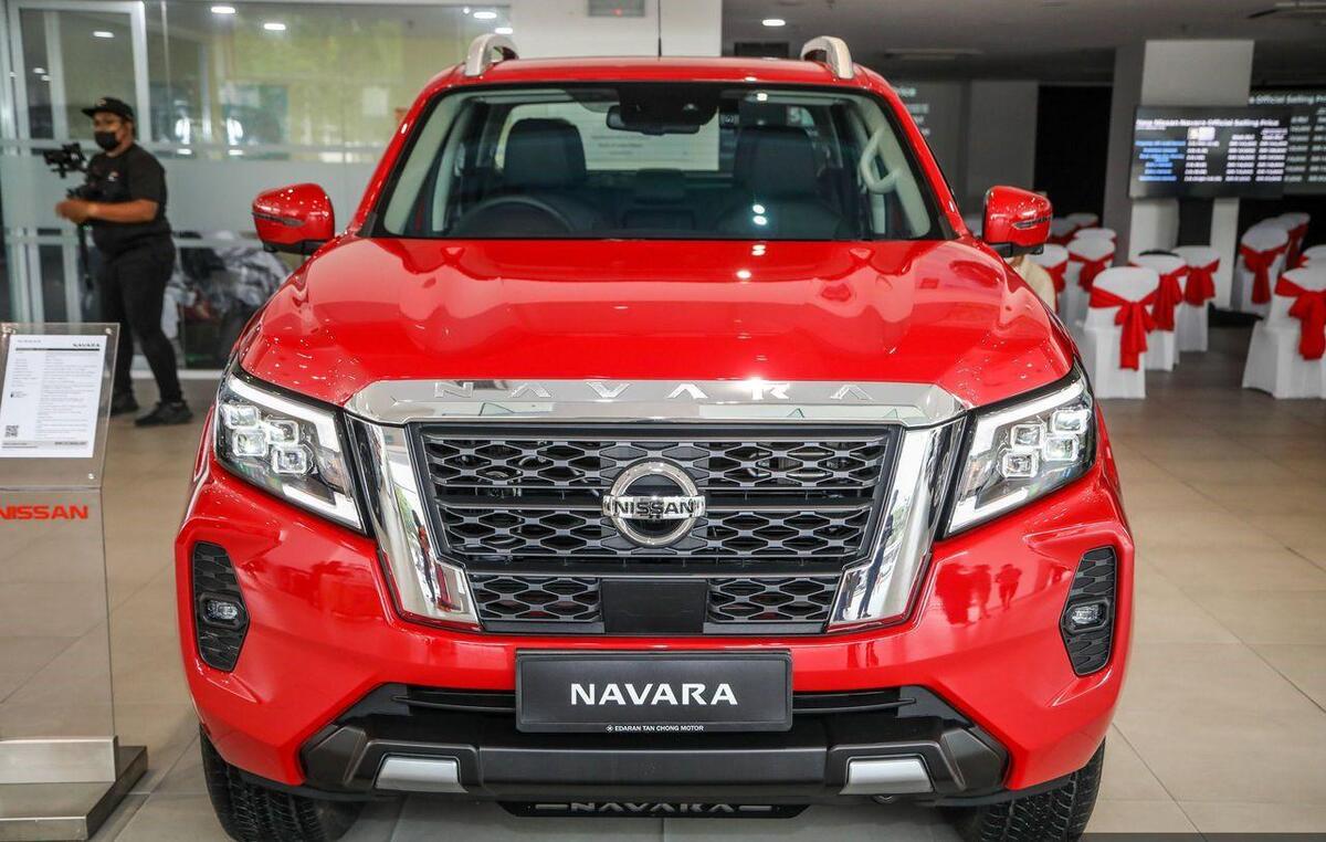 Đầu xe Nissan Navara 2023 thiết kế mạnh mẽ, cá tính