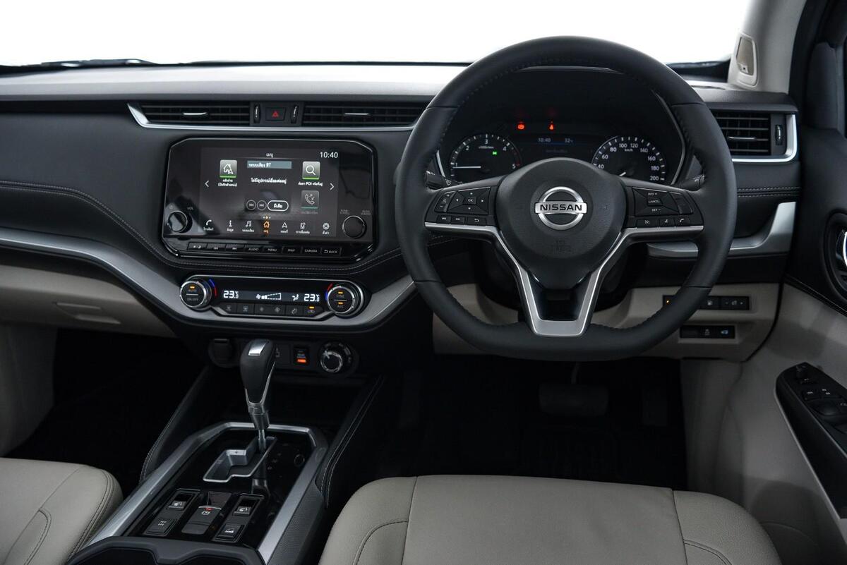 Hệ thống điều khiển, taplo của Nissan Terra 2021 rất hiện đại