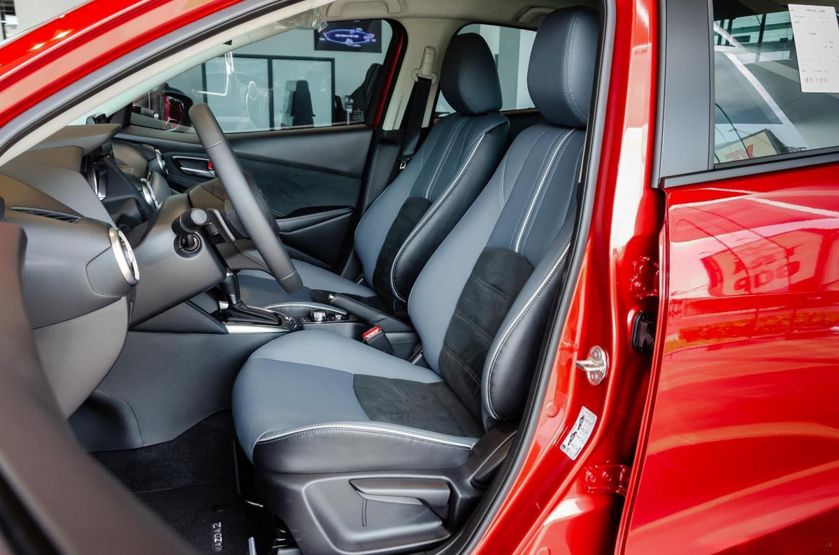 Mazda 2 2019 sở hữu thiết kế nội thất ấn tượng, hiện đại và tiện nghi