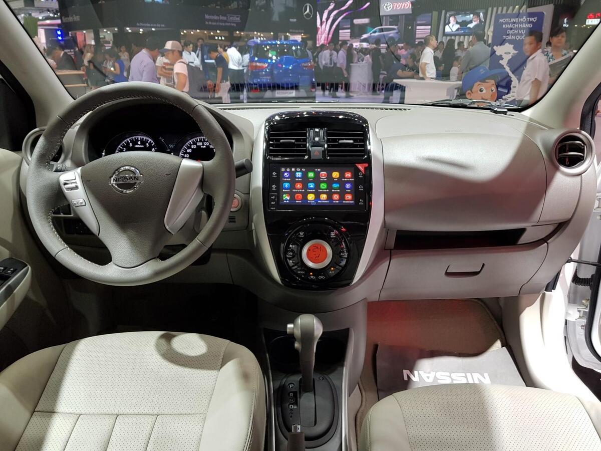 Nissan Sunny 2019 có khoang lái rộng và nhiều tính năng đặc biệt