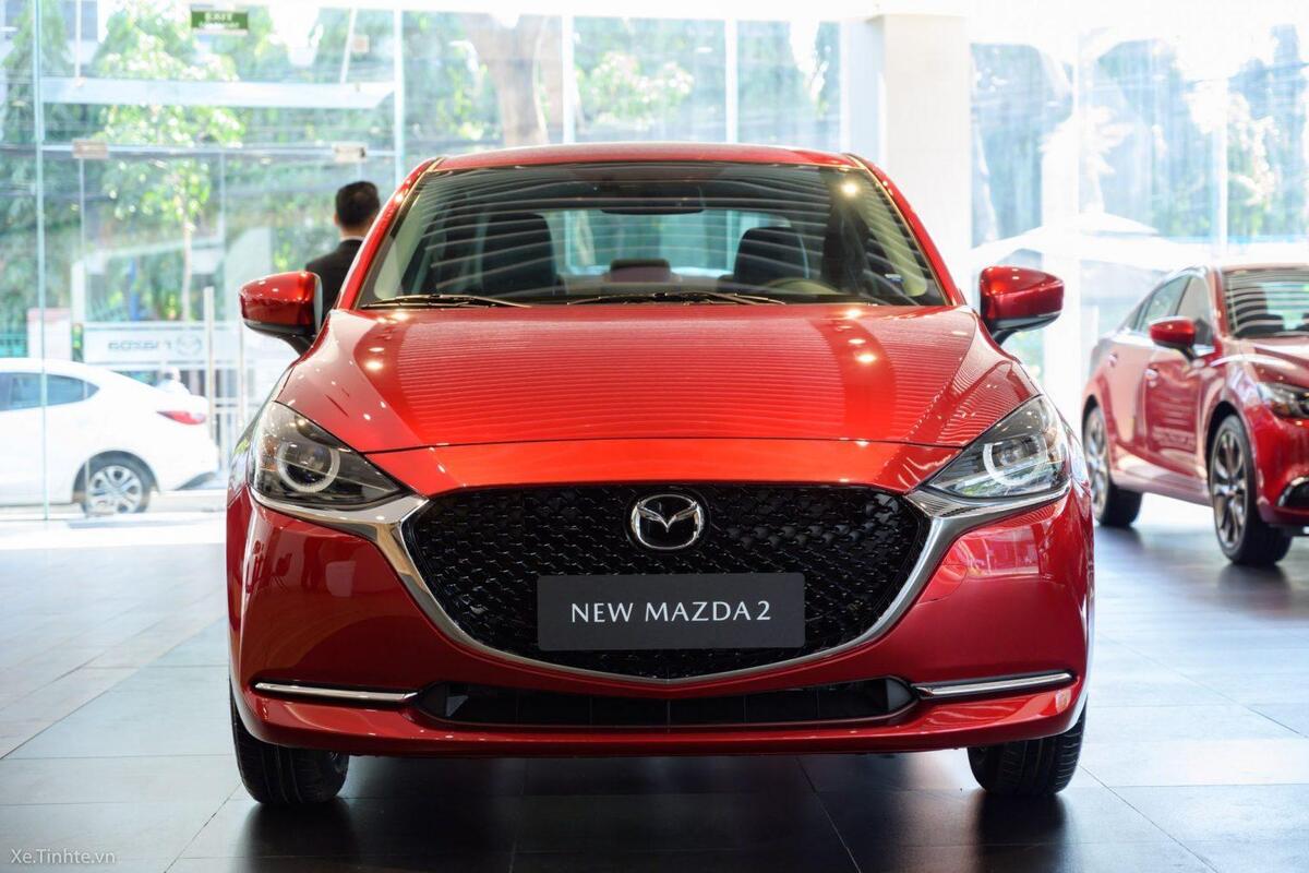 Thiết kế đầu xe Mazda 2 2020 sang trọng