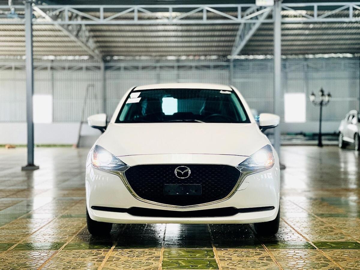 Thiết kế đầu xe Mazda 2 2021 trẻ trung và năng động