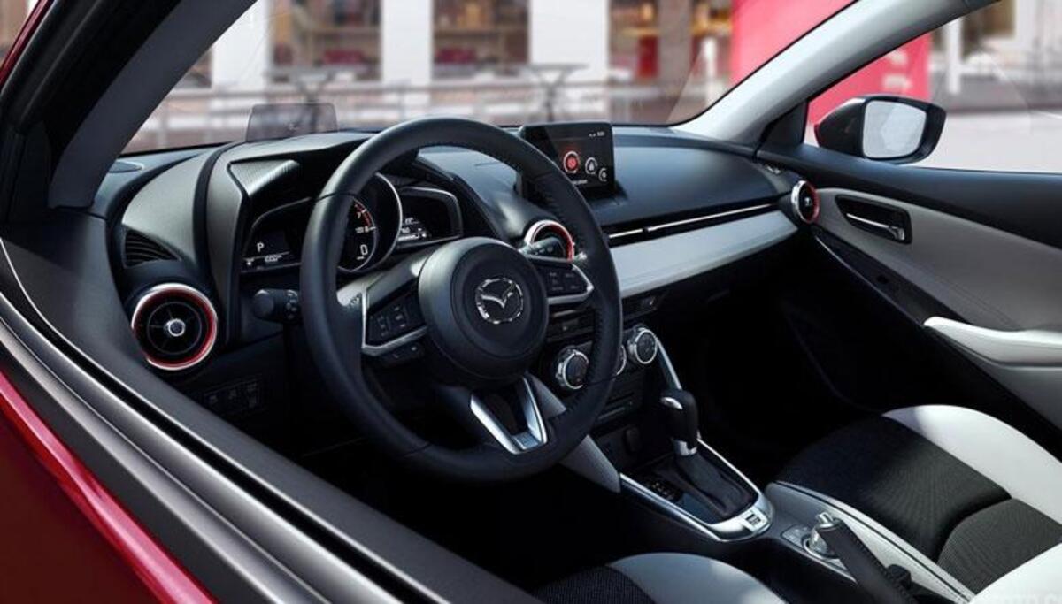 Tính năng hiện đại và thông minh trên Mazda 2 2021 rất “cuốn”