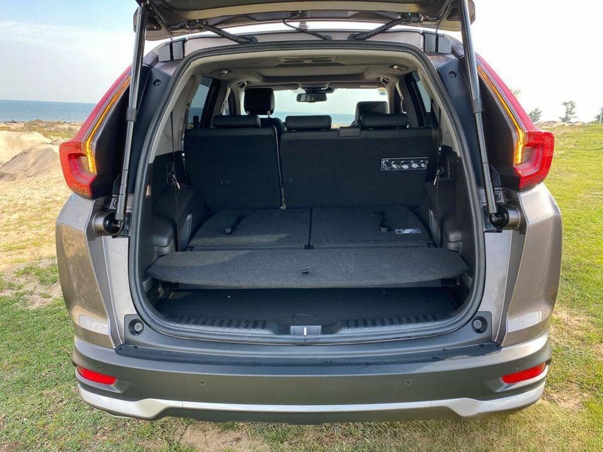 Khoang hành lý trên Honda CR-V 2020 có diện tích khá khiêm tốn