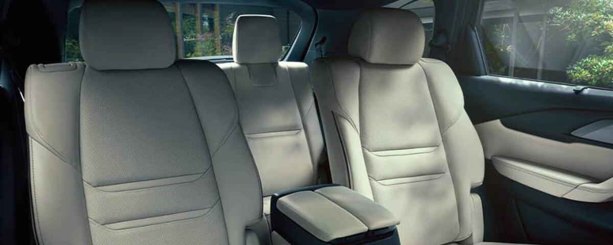 Nội thất các hàng ghế của xe Mazda CX-9 2020