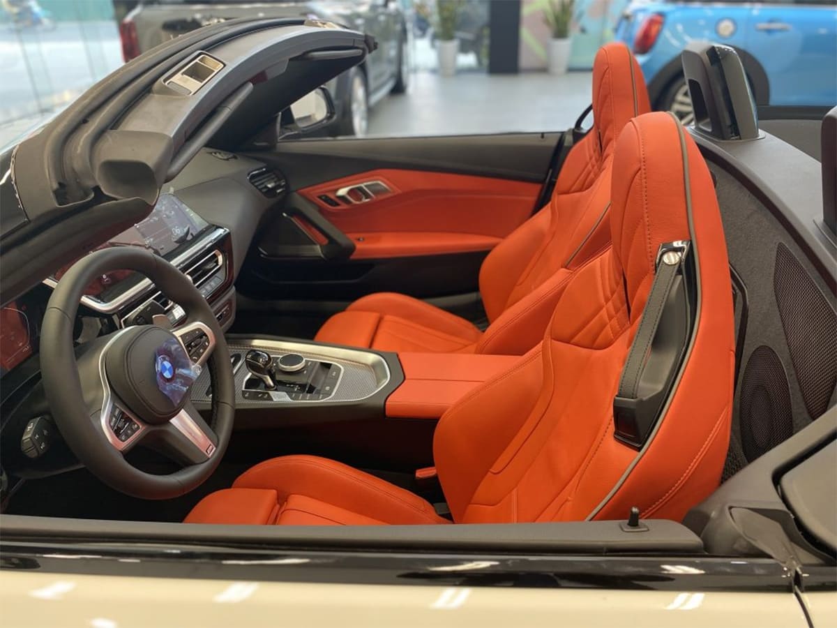 Ghế thể thao là một điểm nhấn nghệ thuật trong nội thất của BMW Z4