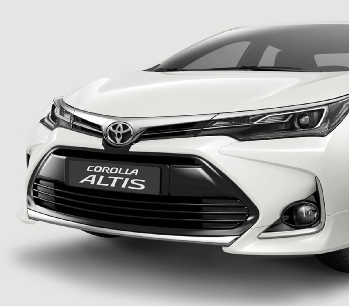 Toyota Corolla Altis 2019 1.8E CVT được trang bị đèn pha Halogen phản xạ đa hướng