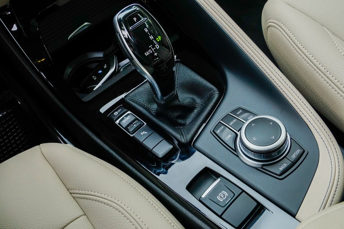X1 BMW bản 2024 trang bị nhiều chức năng an toàn hỗ trợ cho người lái