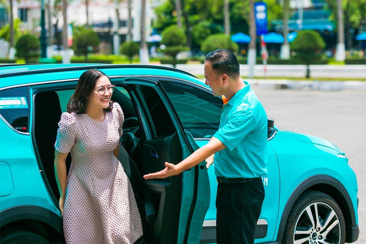 Mua đầy đủ bảo hiểm xe taxi 8 chỗ TNDS