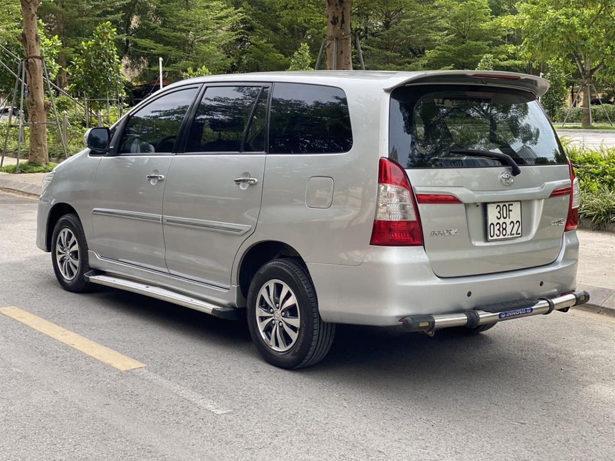 Toyota Innova 2.0E đời 2015