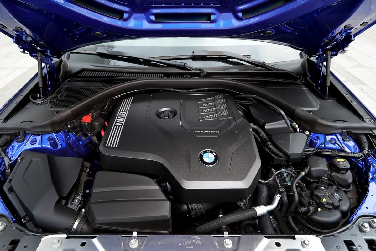 BMW Series 5 mang lại cảm giác lái mượt mà, êm ái nhưng đầy mạnh mẽ với khối động cơ công suất lớn