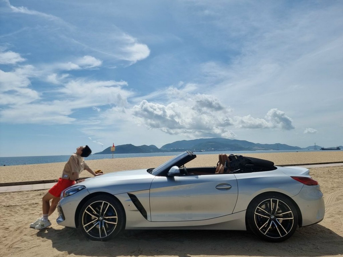 BMW Z4 Roadster trang bị nhiều tính năng giúp lái xe an toàn trên mọi hành trình