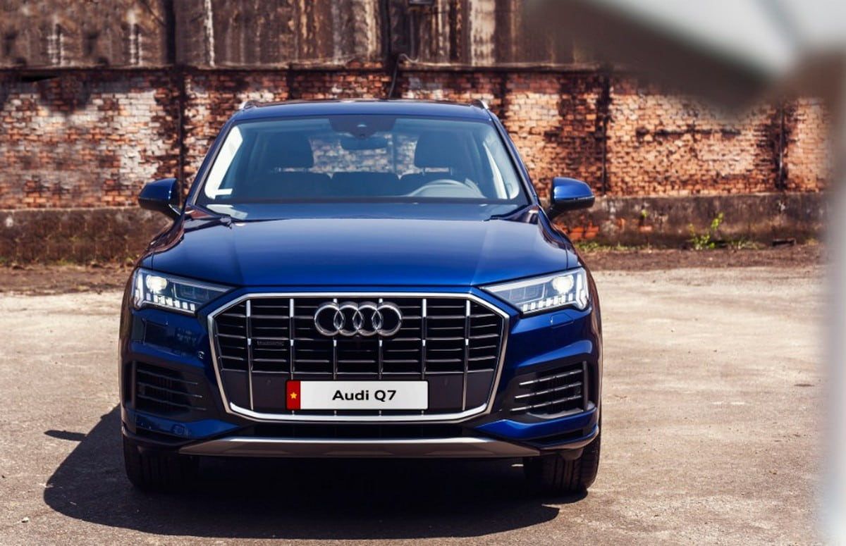 Mẫu Audi Q7 2025 hiện nay có giá niêm yết khởi điểm ở mức 3,6 tỷ đồng