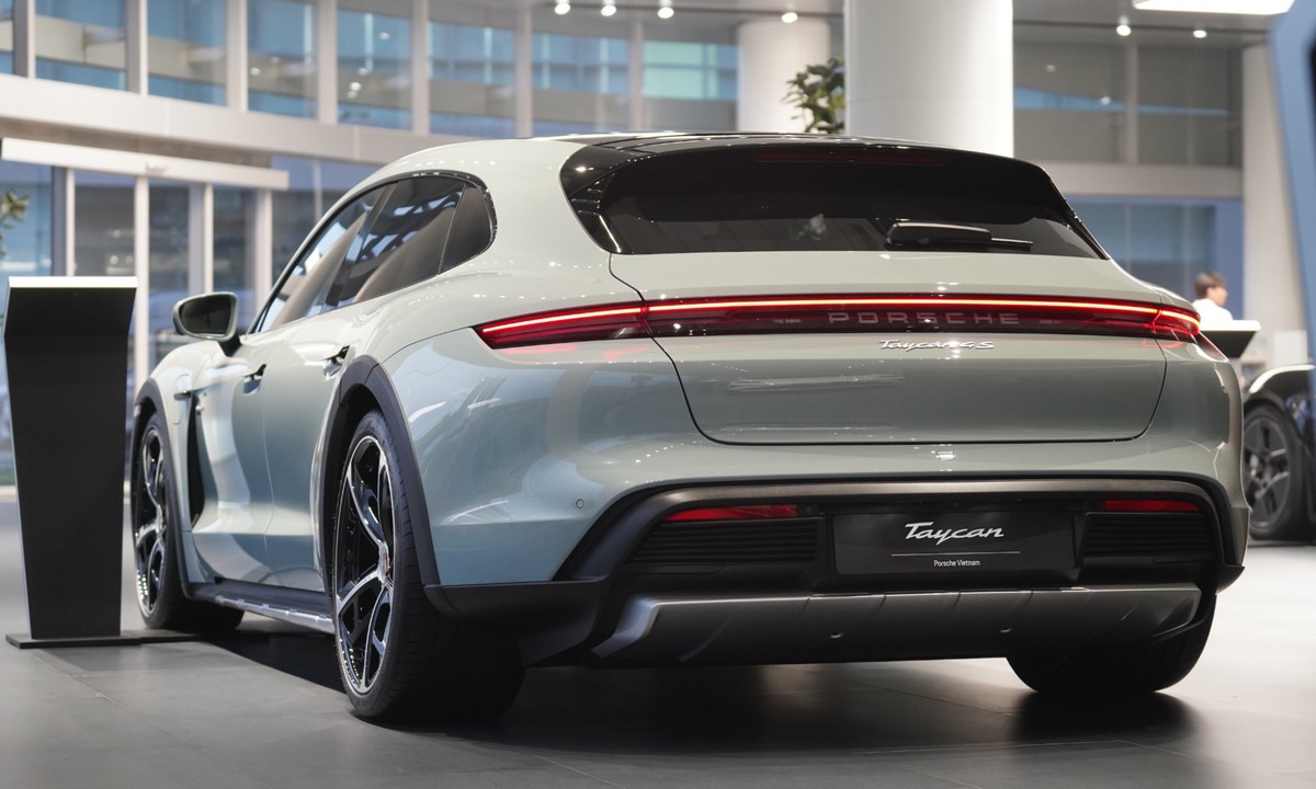 Thiết kế đuôi xe Porsche Taycan