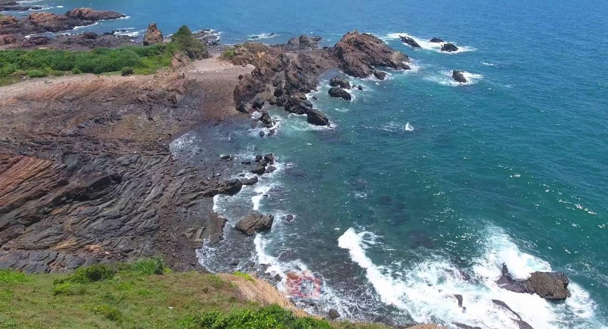 Bãi đá Cầu Mỵ