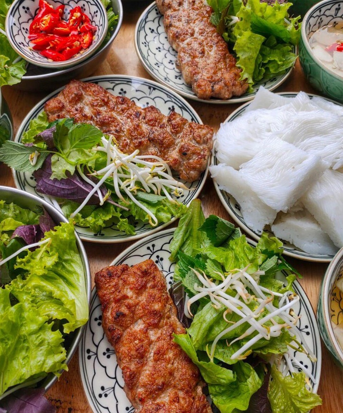 Du lịch vườn Quốc Gia Cúc Phương: Trải nghiệm xanh mượt cùng Carpla Bánh cuốn chả nướng