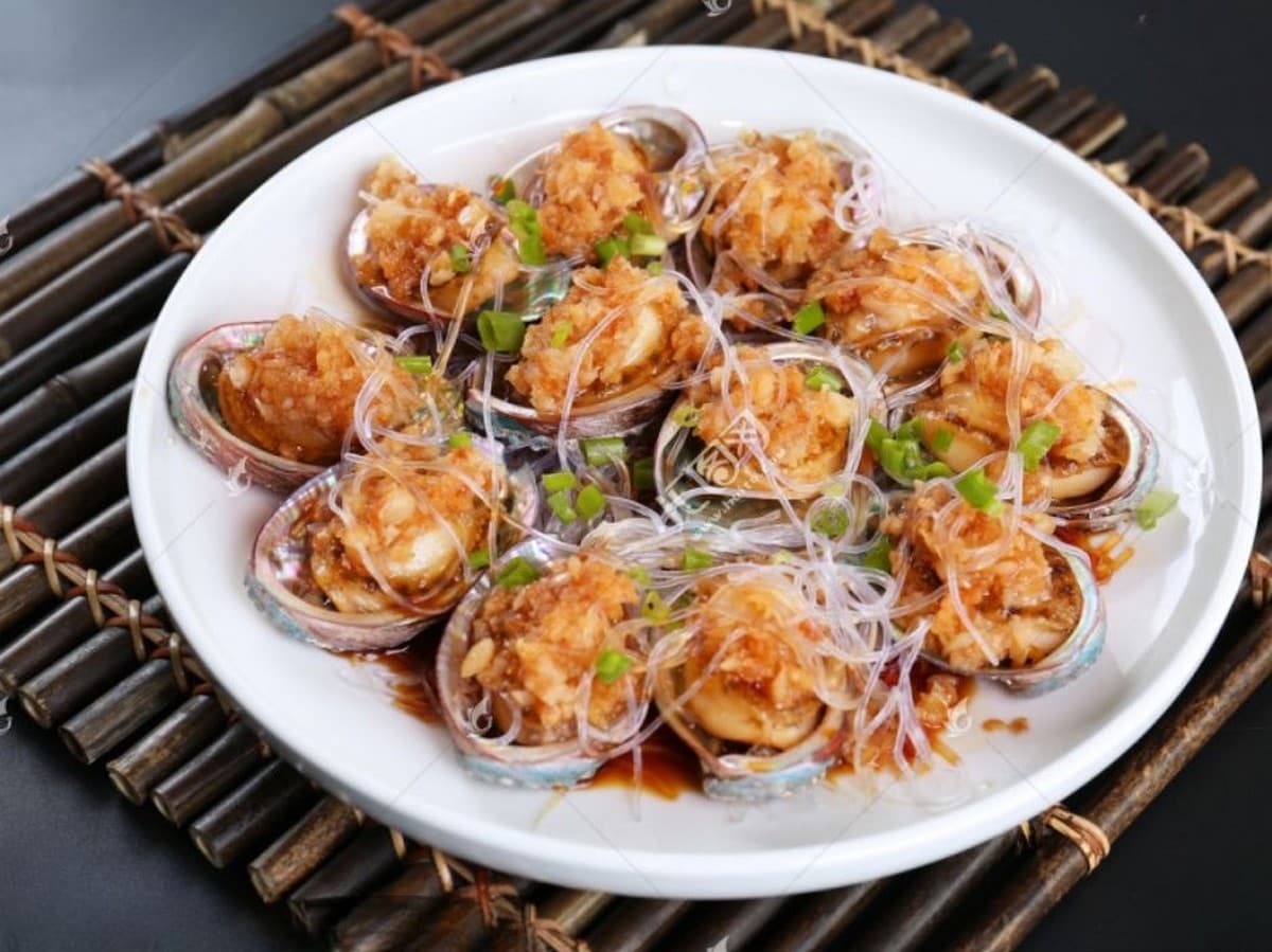 Bào ngư hấp lá gừng