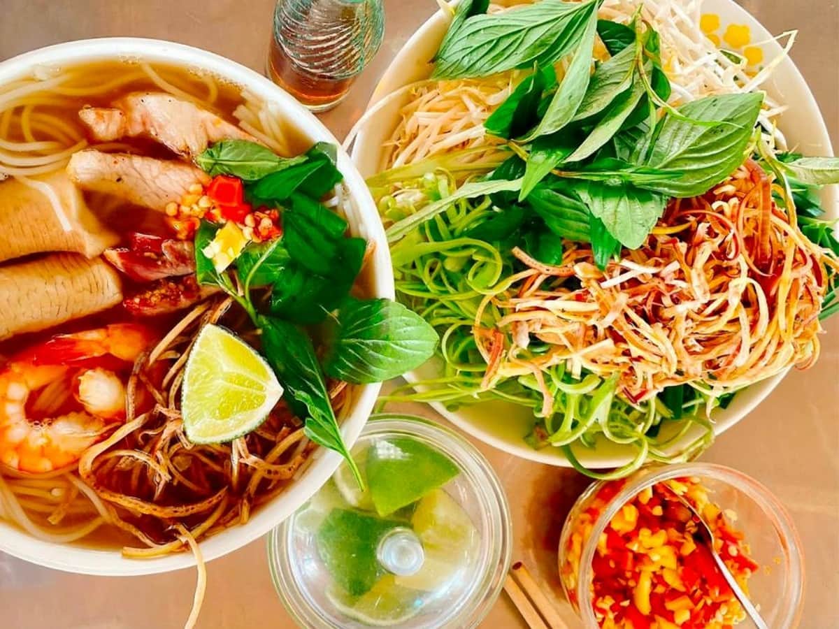 Du lịch Sóc Trăng: Trọn bộ kinh nghiệm ăn chơi – Tham quan – Nghỉ dưỡng từ A đến Z Bún nước lèo Sóc Trăng