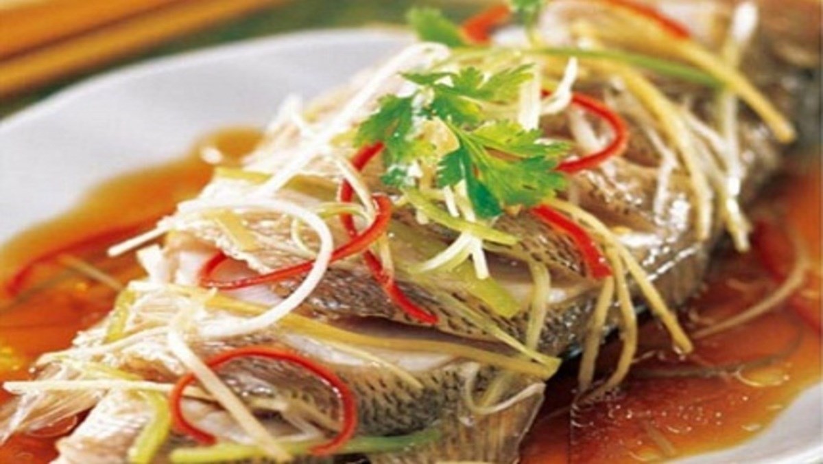 Du lịch Hạ Long: Khám phá vịnh biển di sản cùng Carpla Cá giò hấp xì dầu