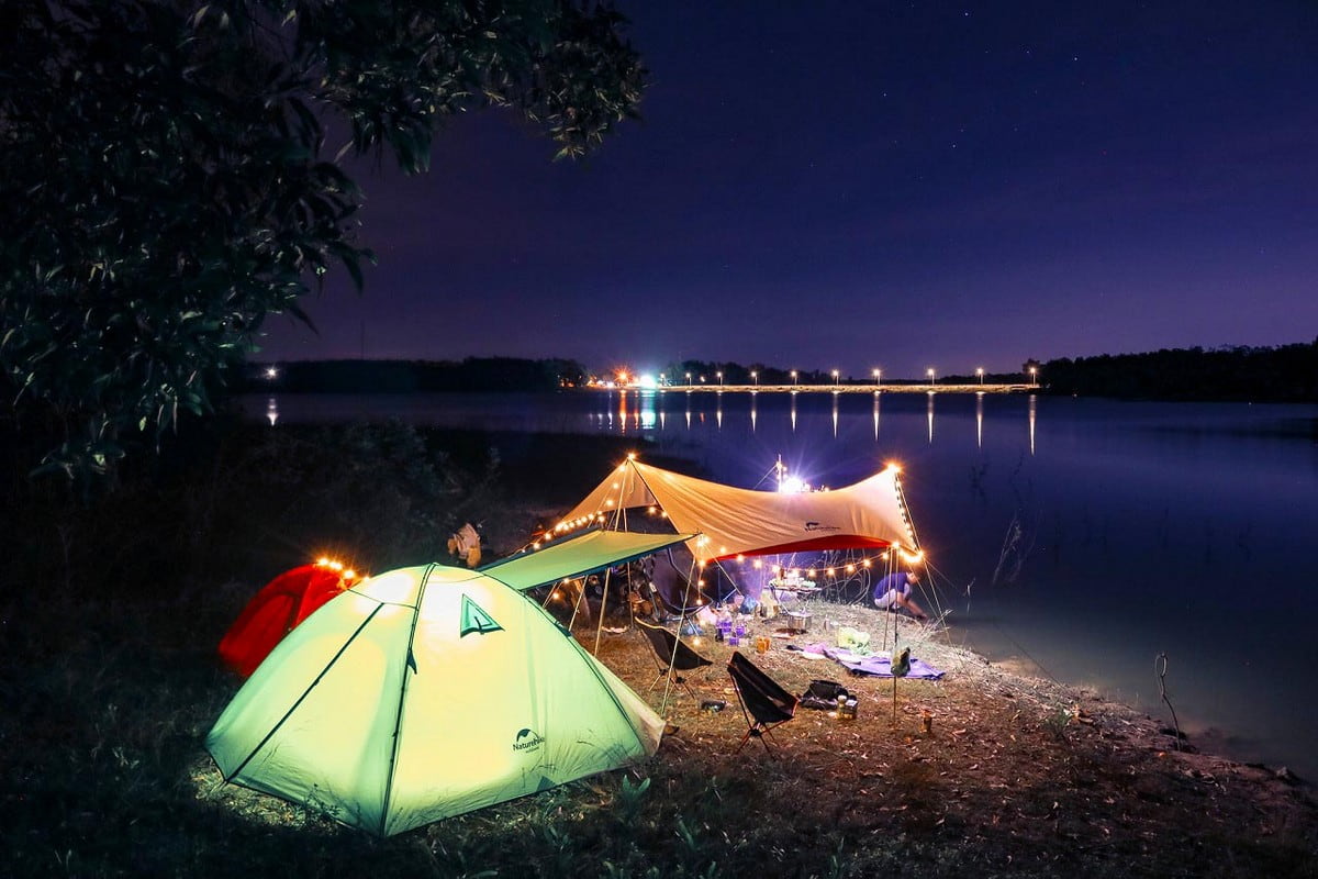 Du lịch Nam Du: Cẩm nang chi tiết để trải nghiệm biển đảo hoang sơ Cắm trại là hình thức được yêu thích ở Nam Du