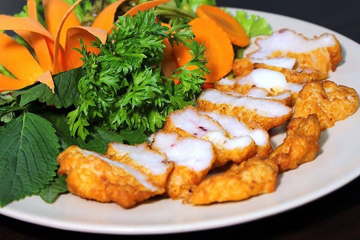 Cẩm Nang Du Lịch Quảng Ninh Từ A-Z & Chuẩn Bị Hành Trang Với Carpla Chả mực Hạ Long
