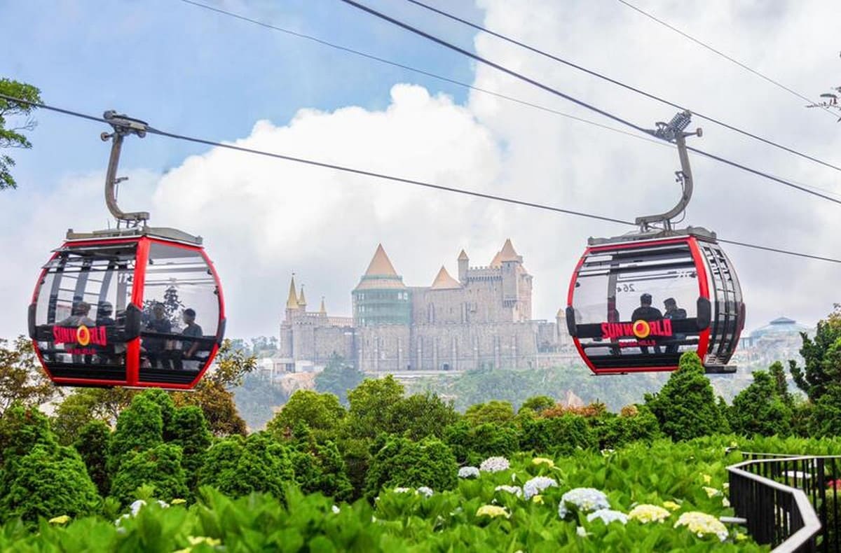 Đi cáp treo ngắm cảnh Đi cáp treo ngắm cảnh