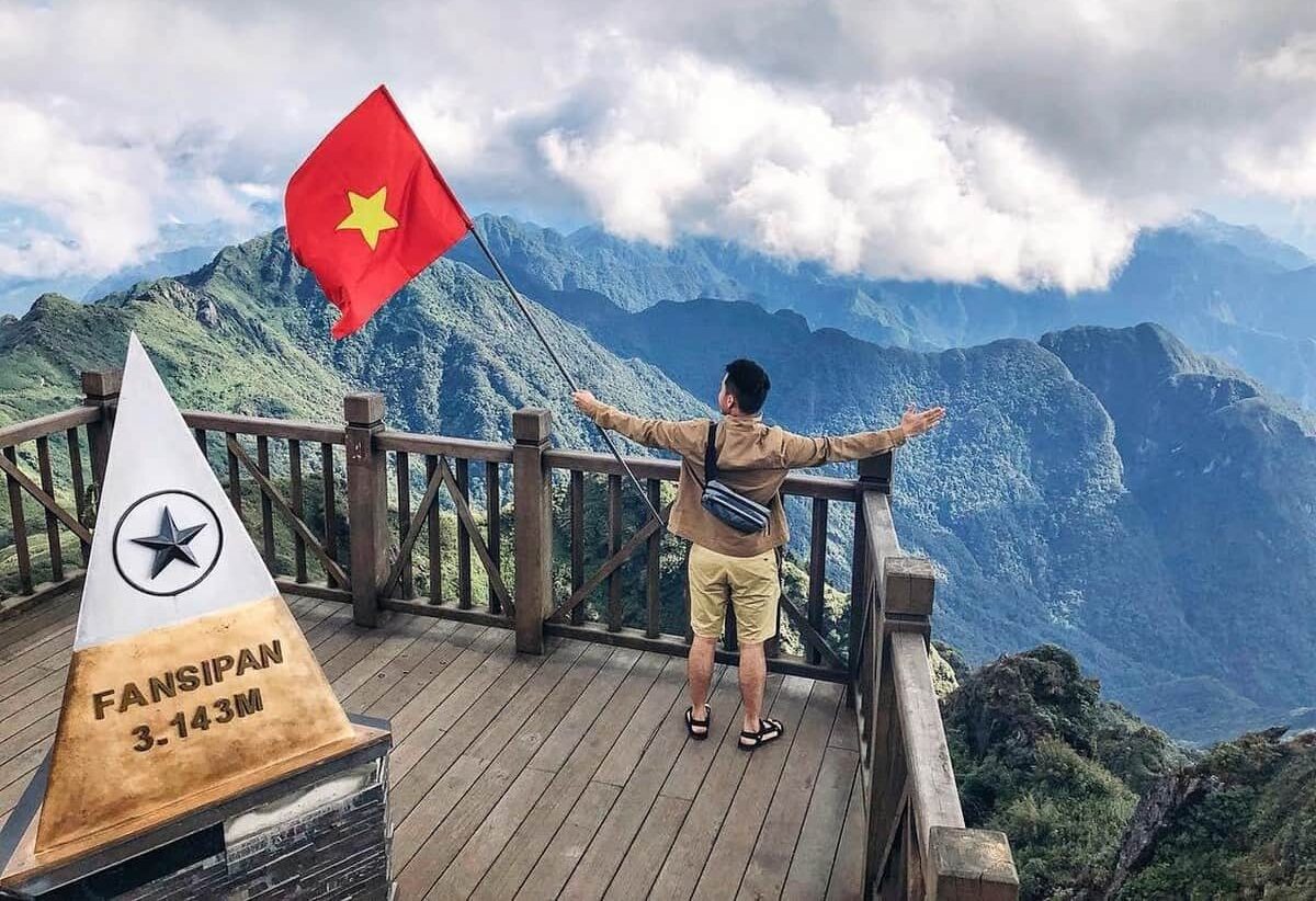 Du Lịch Lào Cai: Bật Mí Lịch Trình, Ăn Chơi, Lưu Trú & Phụ Kiện Tiện Lợi Từ Carpla Đỉnh Fansipan - Sapa