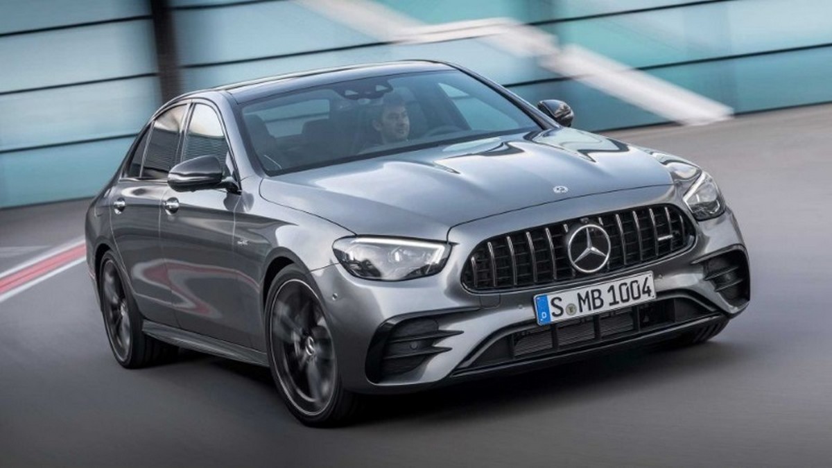 Vận hạn và may mắn của tuổi Canh Tuất 1970 trong năm Giáp Thìn 2025 Dòng xe Sedan Mercedes-Benz E-Class
