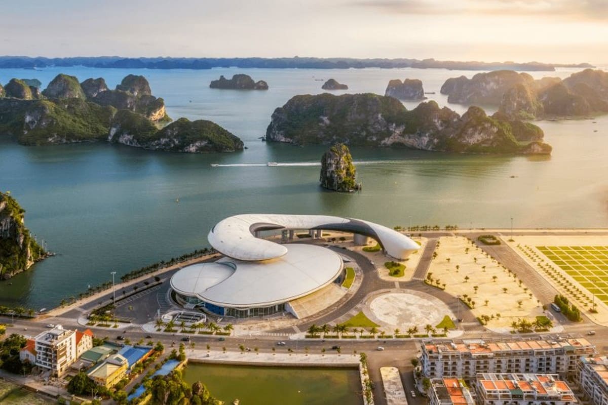 Cẩm Nang Du Lịch Quảng Ninh Từ A-Z & Chuẩn Bị Hành Trang Với Carpla Du lịch Quảng Ninh