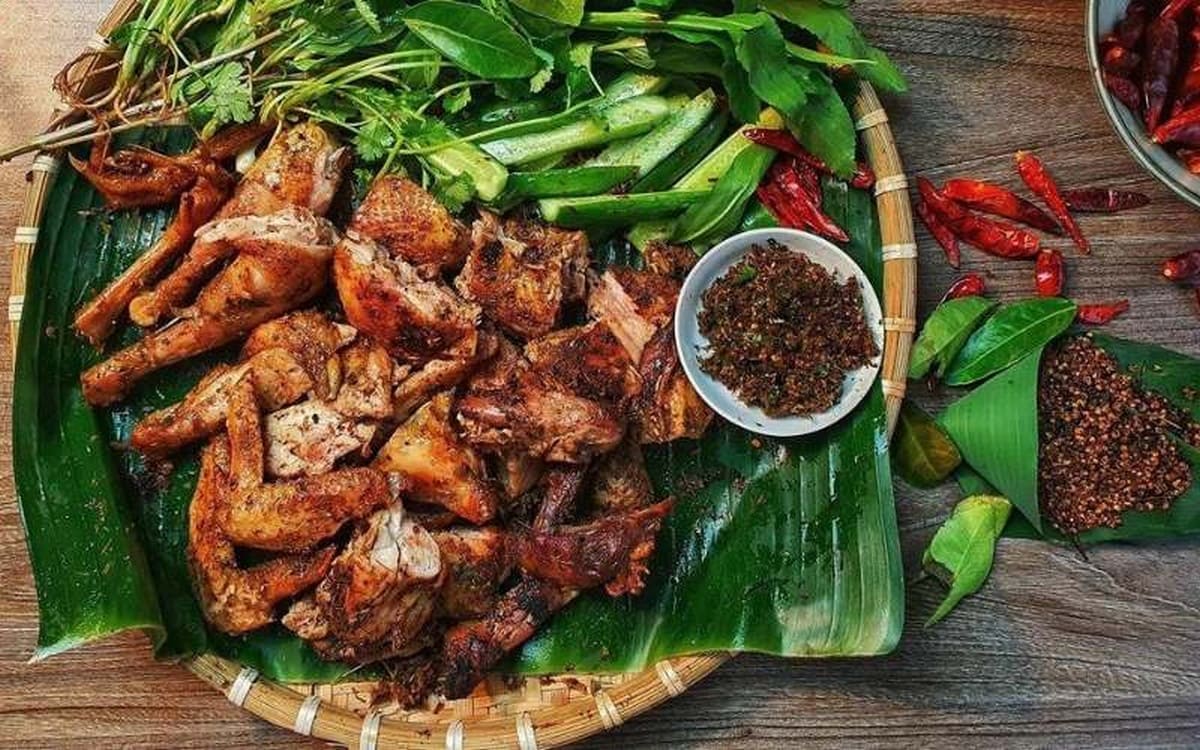 Gà nướng mắc khén Gà nướng mắc khén