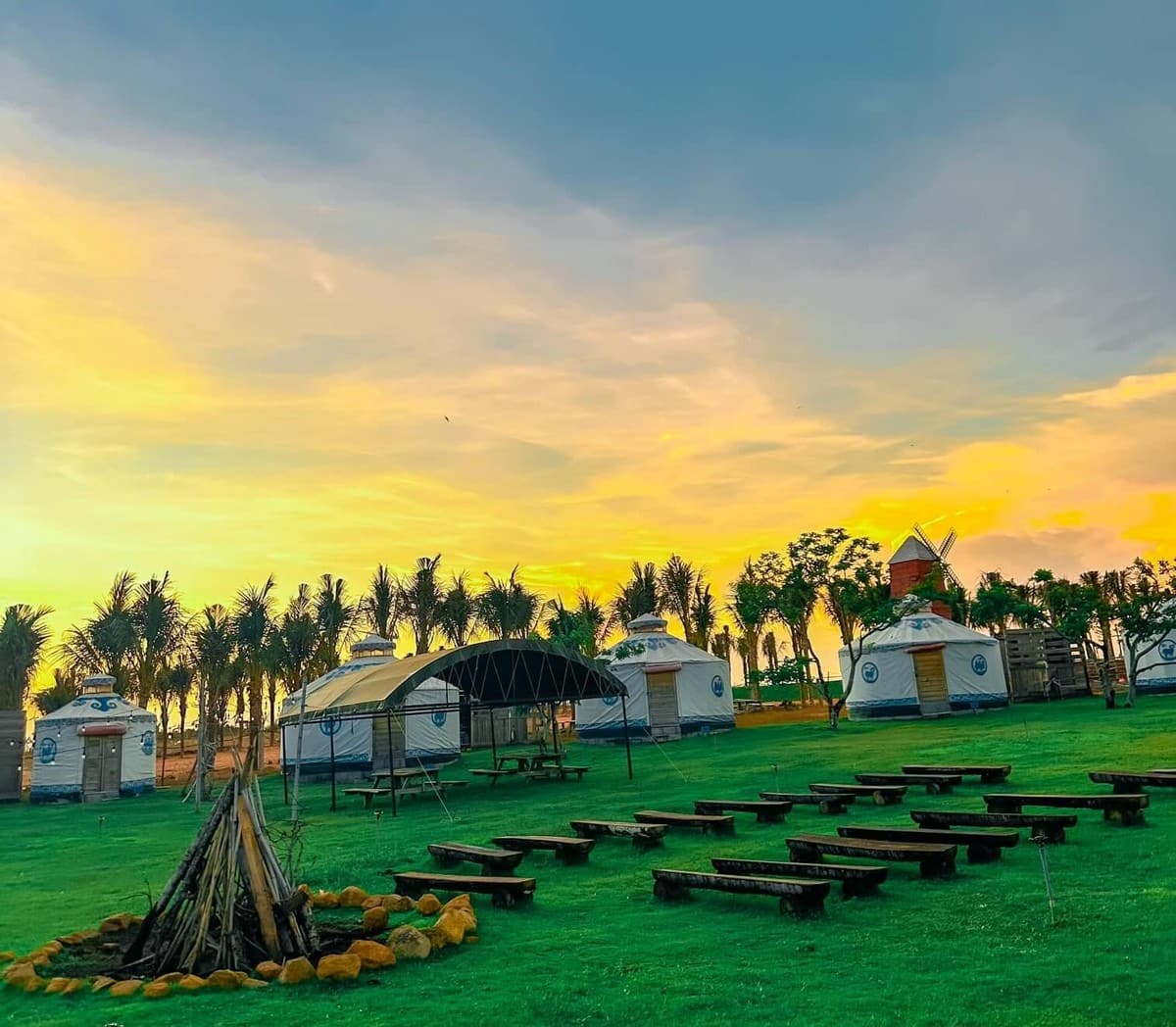 Carpla gợi ý hành trình du lịch đảo Phú Quý với chiếc xe hoàn hảo Glamping trên đảo Phú Quý sẽ cho bạn những trải nghiệm tuyệt vời