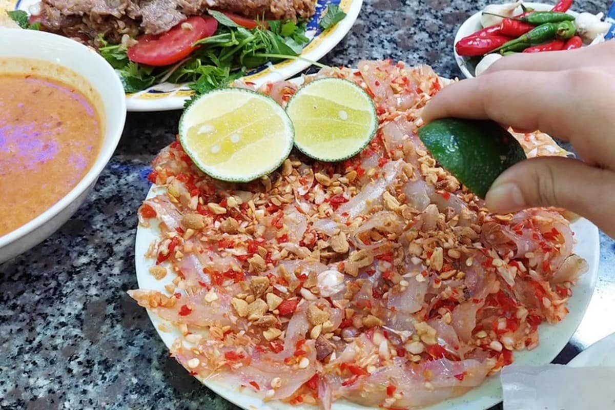 Trải nghiệm du lịch Phan Thiết cùng Carpla: tiện lợi và thú vị Gỏi cá mai