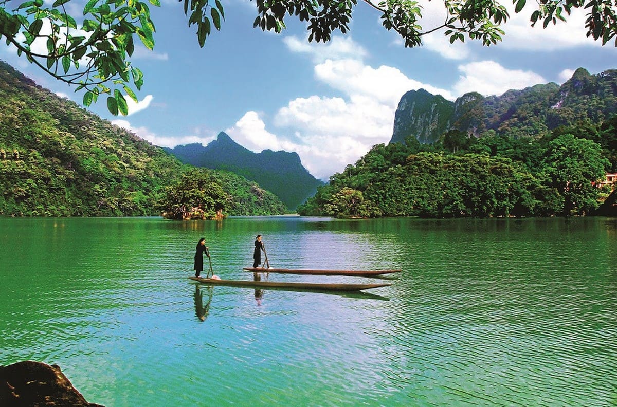 Gợi ý hành trình khám phá du lịch Hồ Ba Bể Hồ Ba Bể