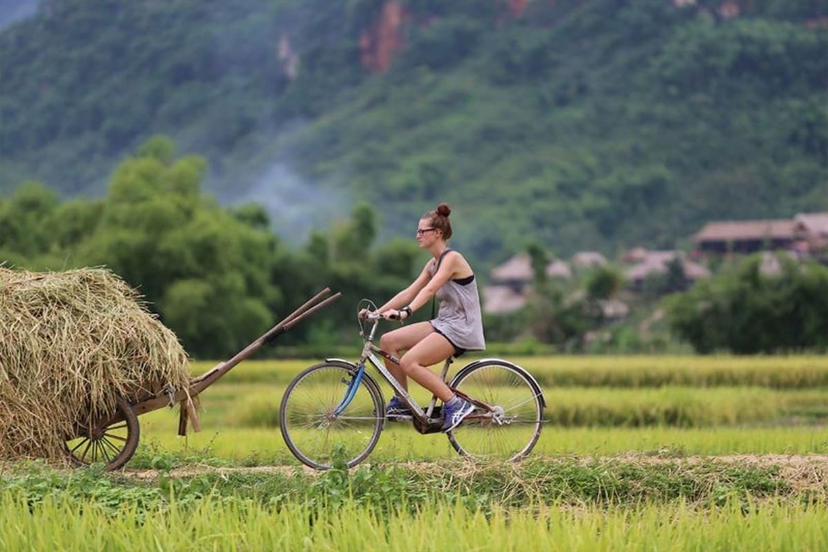 Hoạt động đạp xe ở Bản Lác, Mai Châu Hoạt động đạp xe ở Bản Lác, Mai Châu