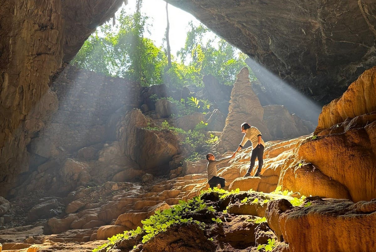 Khám phá động Ngườm Ngao Khám phá động Ngườm Ngao